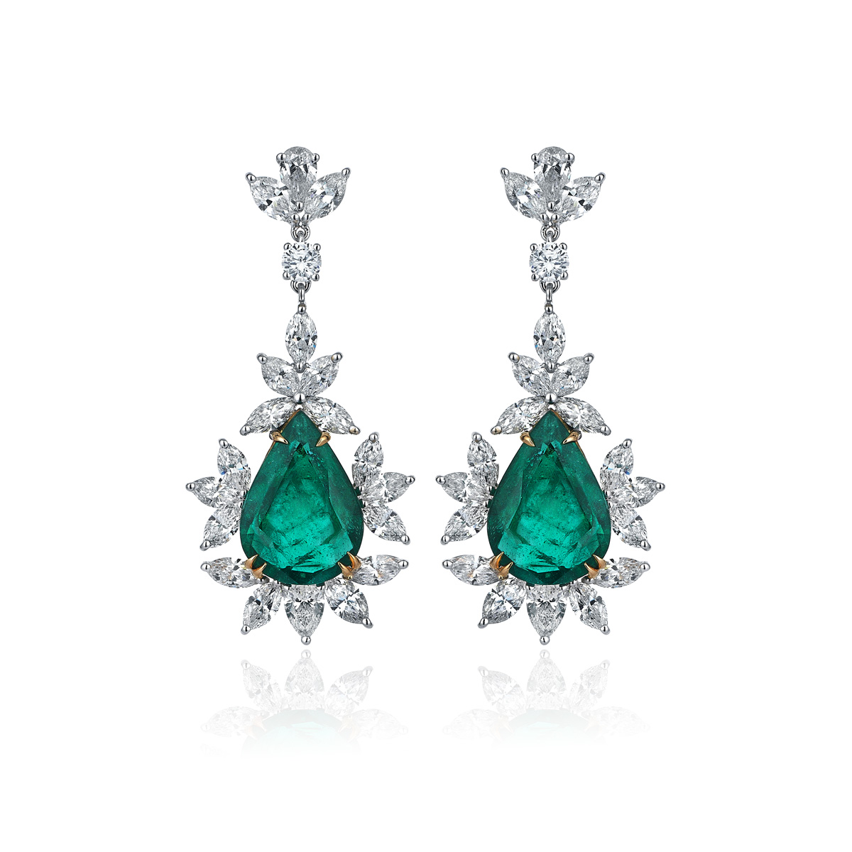 16.84 ct Diamond, Emerald Earring